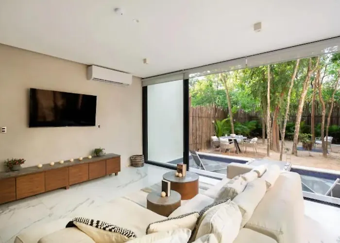 Three Bdr Luxury Apartment Centric & Private Kite